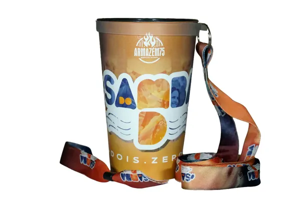 Copo Label do Armazém 75 com arte em tons de areia e cordão personalizado