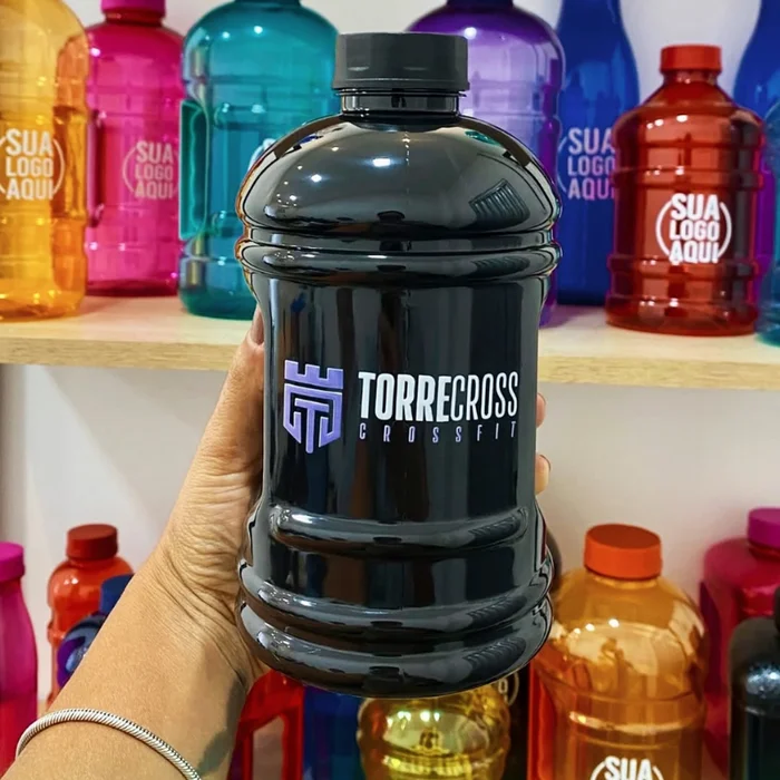 Galão Fit preto personalizado com a logo do cliente Torrecross Crossfit
