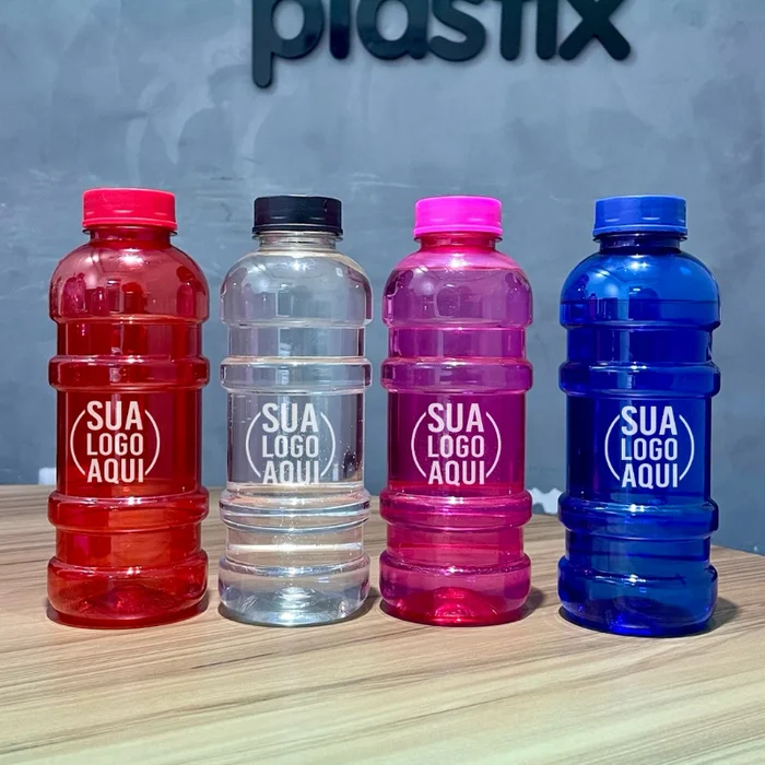 Quatro Galões Fit em cores diferentes com a arte "Sua logo aqui"